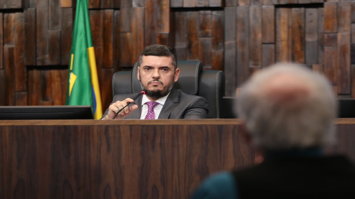 Alerj aprova salário integral a famílias de PMs mortos no RJ