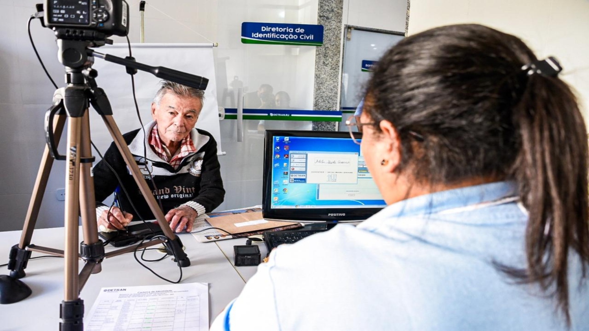 Nova identidade: Detran RJ atende idosos e PCDs em Friburgo