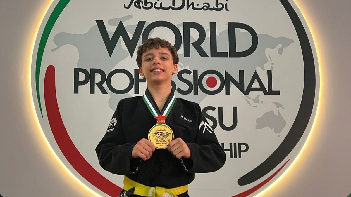Friburguense de 14 anos conquista bicampeonato mundial de jiu-jítsu