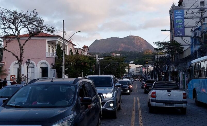 Trânsito Interrompido e Proibido Estacionar dia 28
