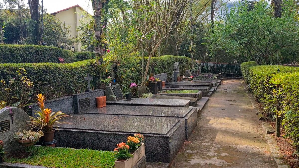 Câmara de Friburgo aprova taxa anual para cemitérios municipais