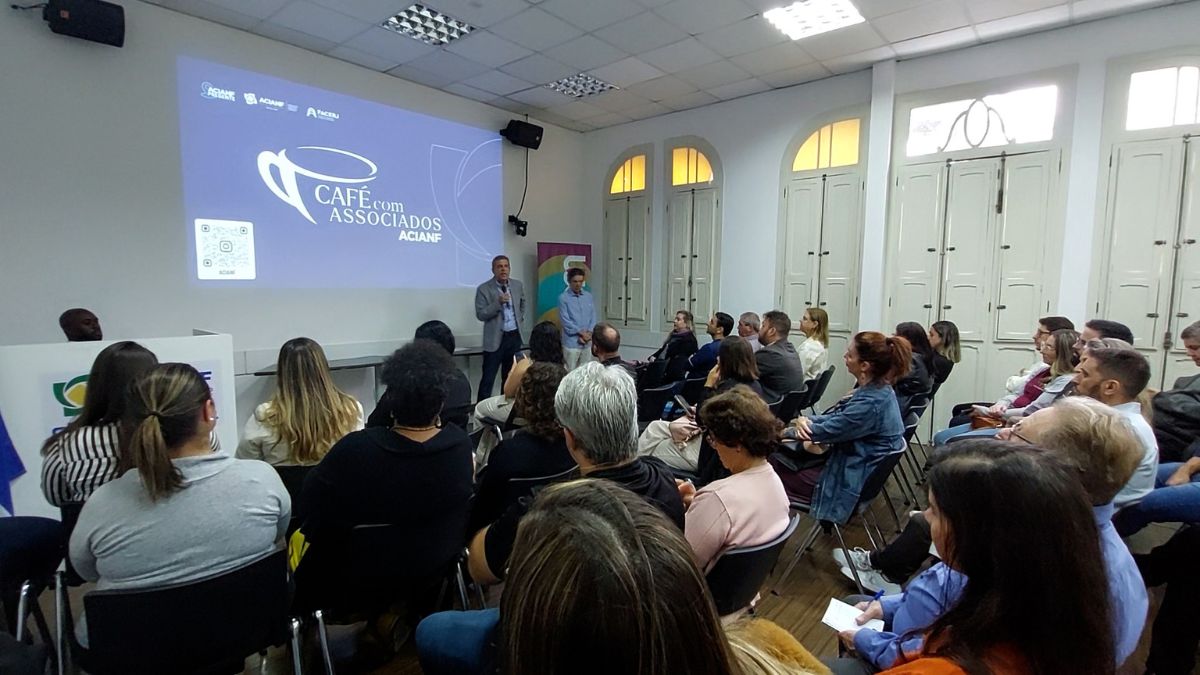 ACIANF promove Café com Associados sobre liderança