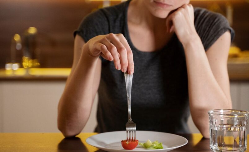 Calor favorece contaminação de alimentos e exige cuidados redobrados dentro e fora de casa