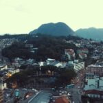 Nova Friburgo fechou 2025 com saldo negativo de empregos formais. Indústria, comércio e serviços lideraram as perdas, segundo dados oficiais.