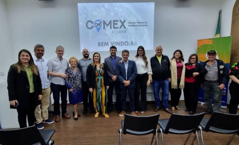 Encontro para contadores na ACIANF debate comércio exterior