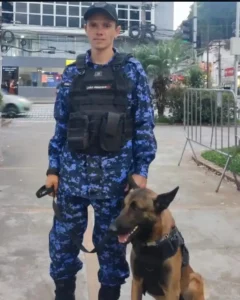 A Guarda Civil Municipal de Friburgo intensificou as fiscalizações por guardas do Grupamento de Operações com Cães pela cidade