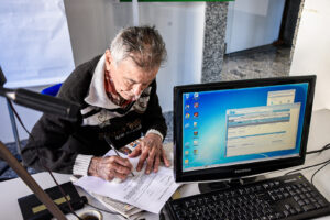 Postos de identificação civil vão abrir para emissão da nova Carteira de Identidade Nacional (CIN) em todo o estado; será necessário fazer agendamento