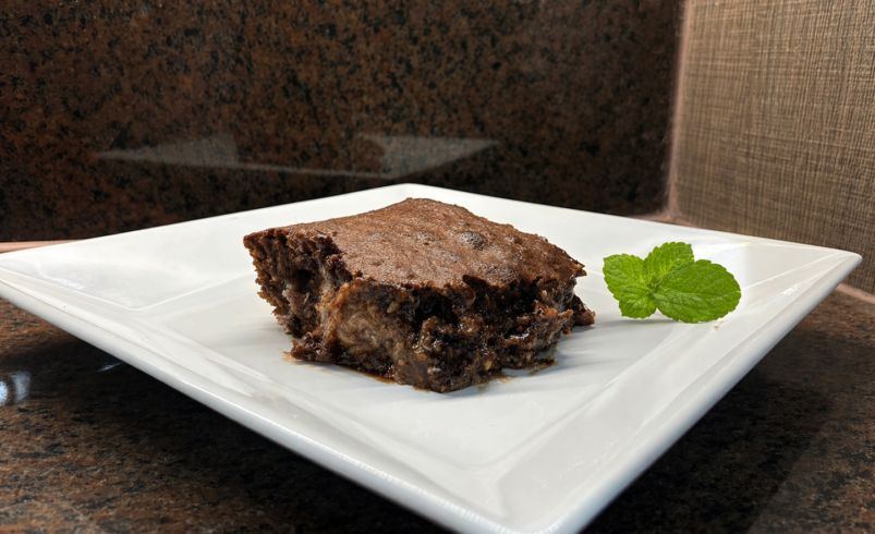 Brownie de Prestígio: Chocolate intenso com coco cremoso