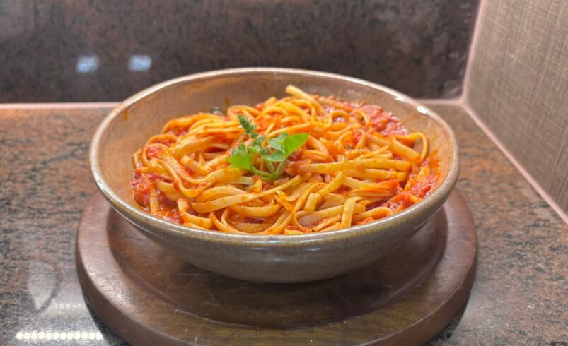 Linguine Cremoso com Tomate Pelati do Trilhas do Araçari