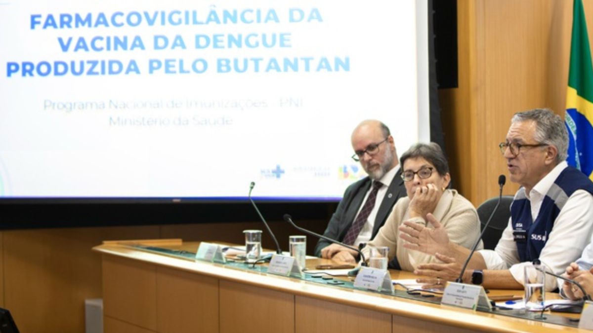 Ministério da Saúde suspende vacinação contra dengue