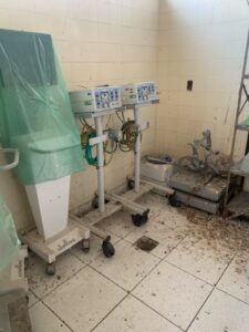 Condições de área utilizada por servidores da Guarda Municipal dentro do Hospital Municipal Raul Sertã