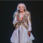 Maria Bethania completa 80 anos