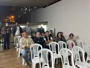 Moradores do Cônego tiram dúvidas sobre obras de esgoto