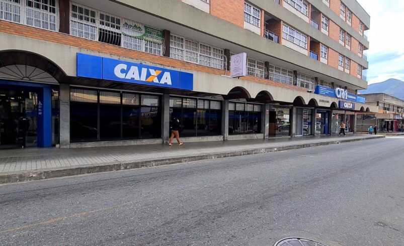 Bancários da Caixa aprovam greve nacional por tempo indeterminado Bancários da Caixa aprovam greve nacional por tempo indeterminado