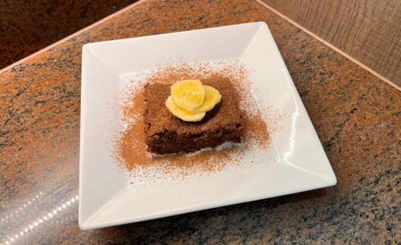 Brownie Fudgy de Banana, Chocolate e Paçoca: uma sobremesa irresistível e fácil de fazer
