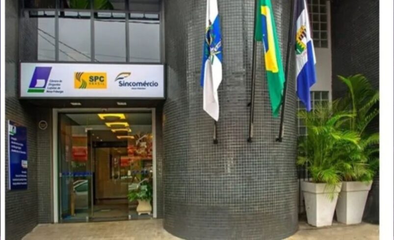 Lojas podem abrir nos três feriados de novembro e estender horário antes da Black Friday