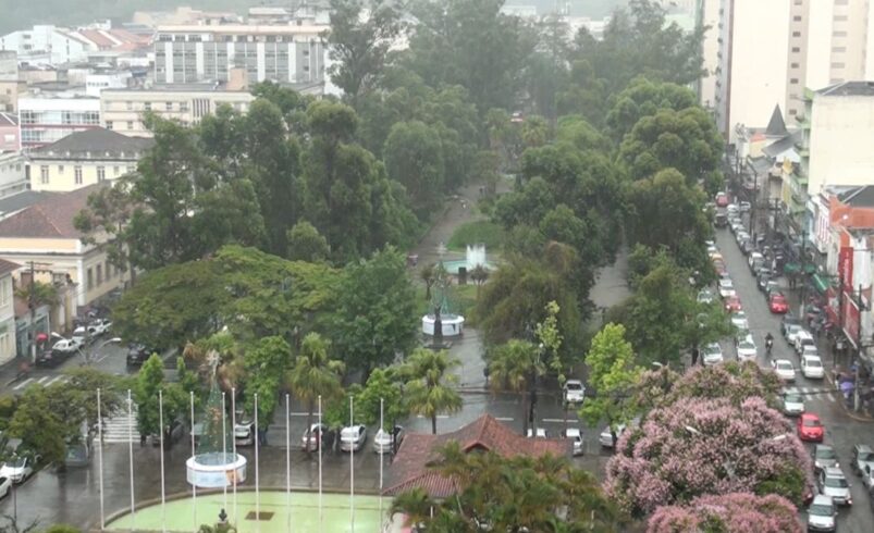 Friburgo pode ter chuva, ventos de até 60 km/h e granizo na quinta-feira