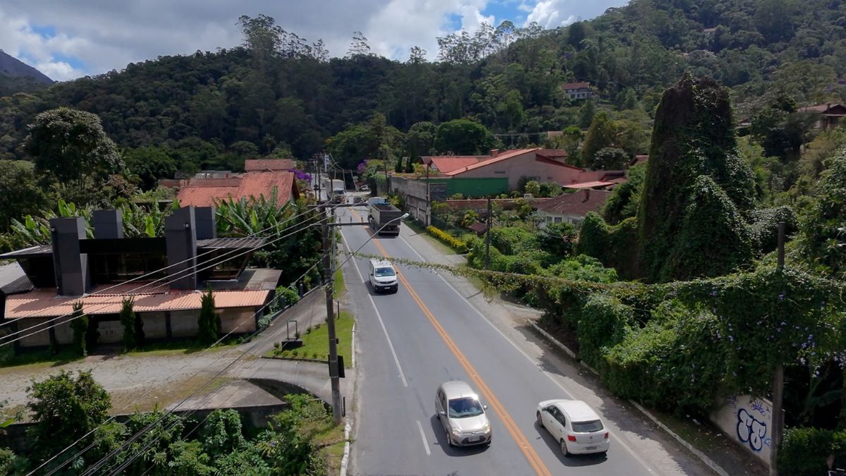 Rota 116 prevê 120 mil veículos durante o feriado e realiza manutenções nesta quinta-feira