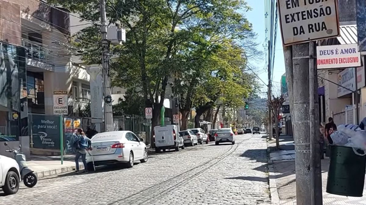 Prefeitura mantém mão dupla na Rua General Osório após período de testes