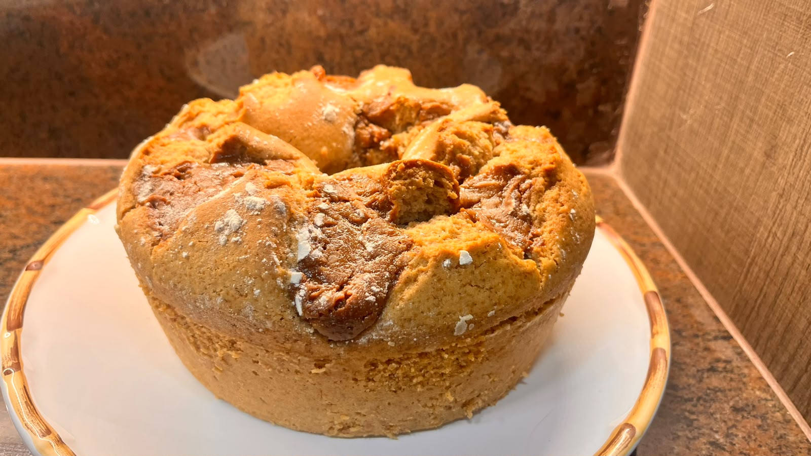 Bolo de Fubá com Doce de Leite